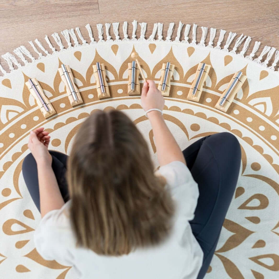 Tune in all seven chakras with this energy chime set - it helps you to balance out and increase positive energy. Elevate your meditation, yoga, therapeutics, sound healing, and spiritual practices with our exquisite 7-chakra energy chime set. Unlock a hei