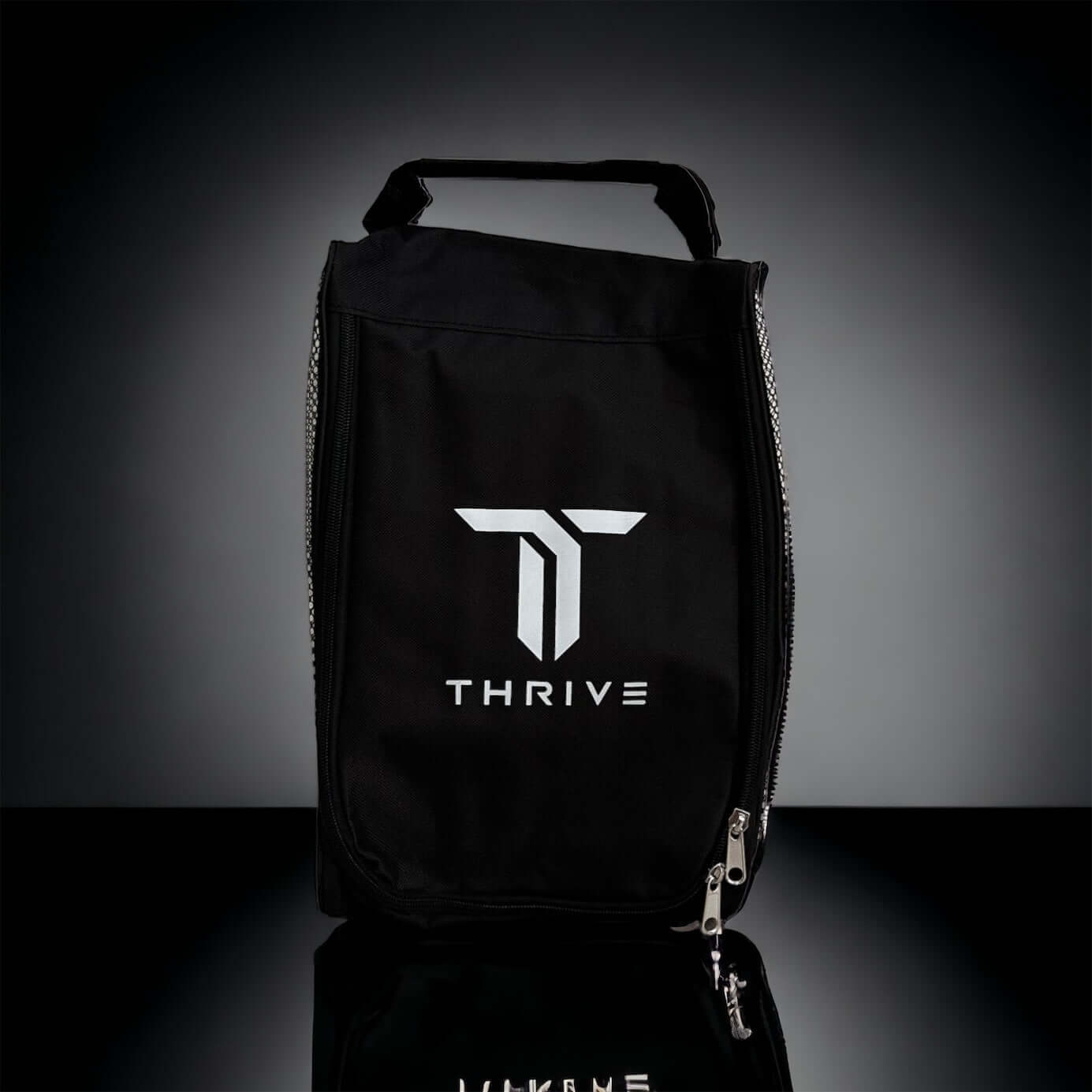 Thrive Elite Pro Tour Bag is made of 100% vegan leather and designed for the player who wants to look good and travel to the courts in style. This bag has room for all your paddles and accessories and doubles as carry-on luggage. The backpack straps have
