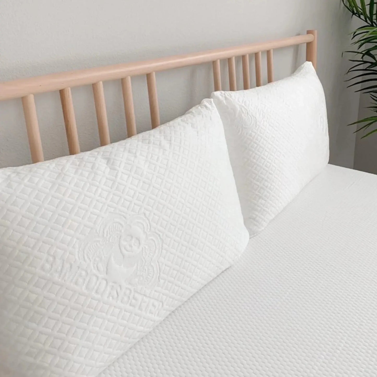 Cooling, hypoallergenic, and washable bamboo pillow cover Protect your pillow with our ultra-soft bamboo viscose pillow cover, designed for breathability, moisture-wicking comfort, and long-lasting freshness. Naturally cooling and hypoallergenic, this rem