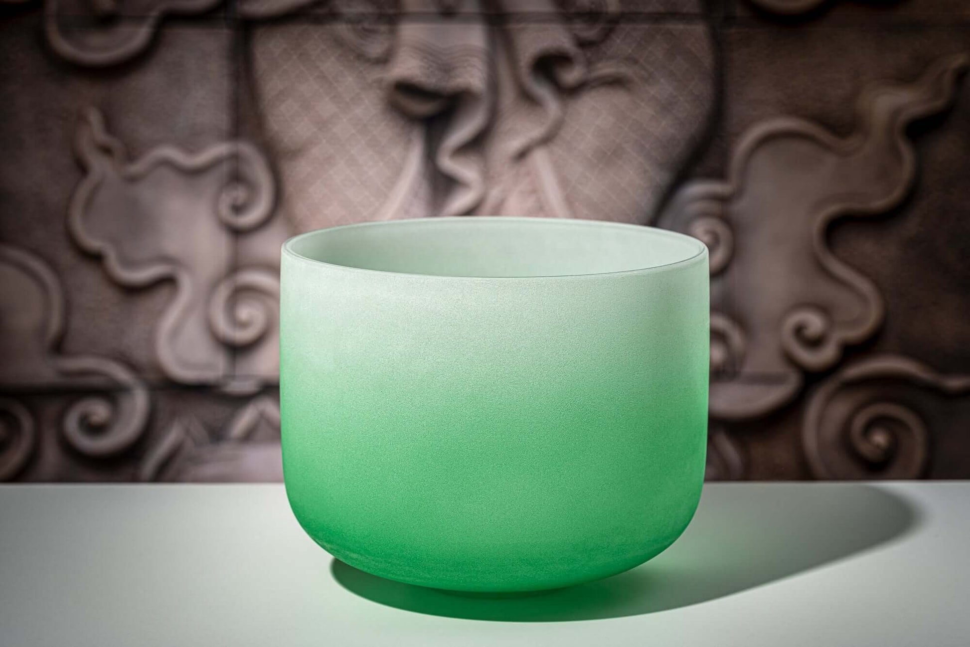 Are you tired of looking at poorly made color singing bowls online? This premium Crystal Singing Bowl Chakra Set stands apart with its gradient color design, large size from 8" to 14", and unmatched quality control with pure sound characteristics. The uni