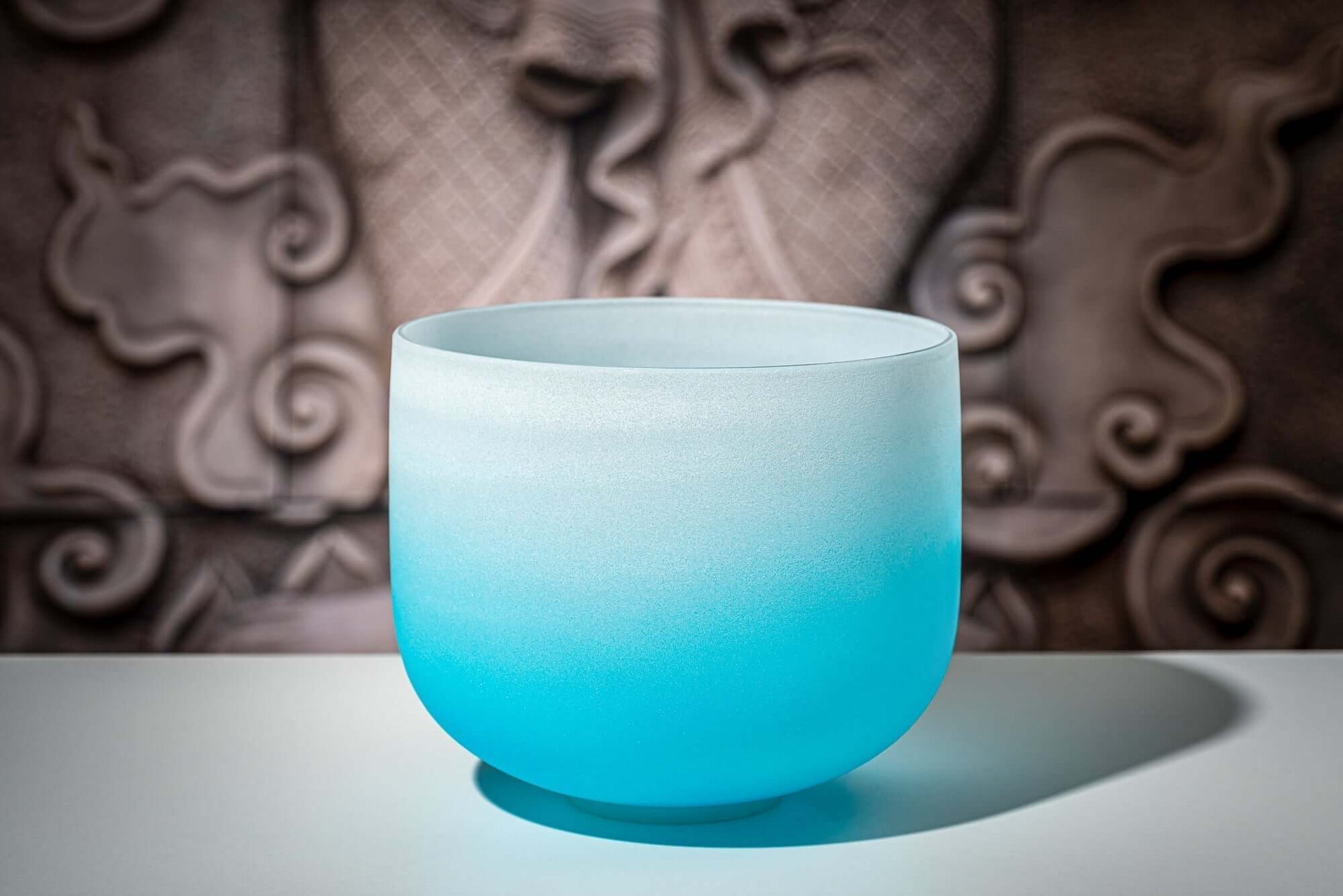 Are you tired of looking at poorly made color singing bowls online? This premium Crystal Singing Bowl Chakra Set stands apart with its gradient color design, large size from 8" to 14", and unmatched quality control with pure sound characteristics. The uni