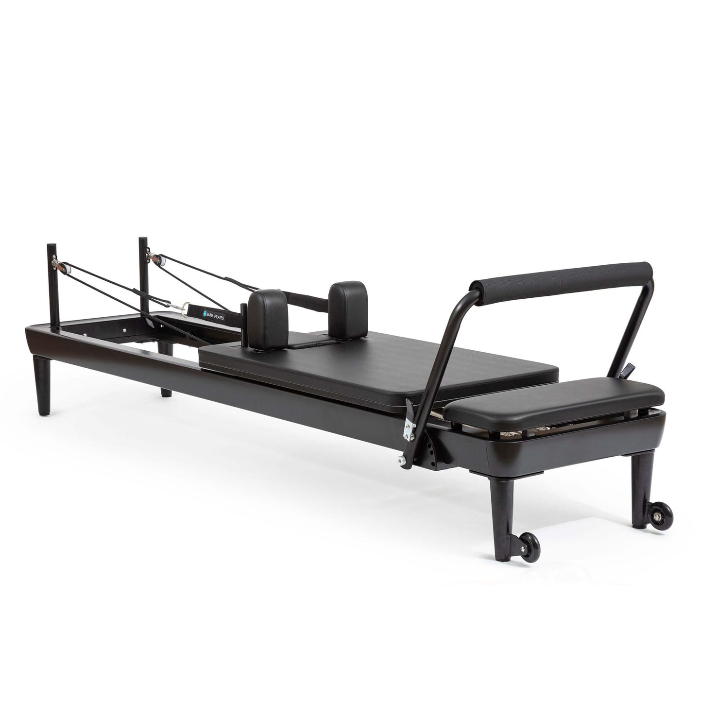The Nubium reformer from Elina Pilates stands out for being a very functional machine with an excellent value for money, making it suitable for both domestic and professional use. Made of high-quality black aluminum, the Nubium offers an extremely comfort