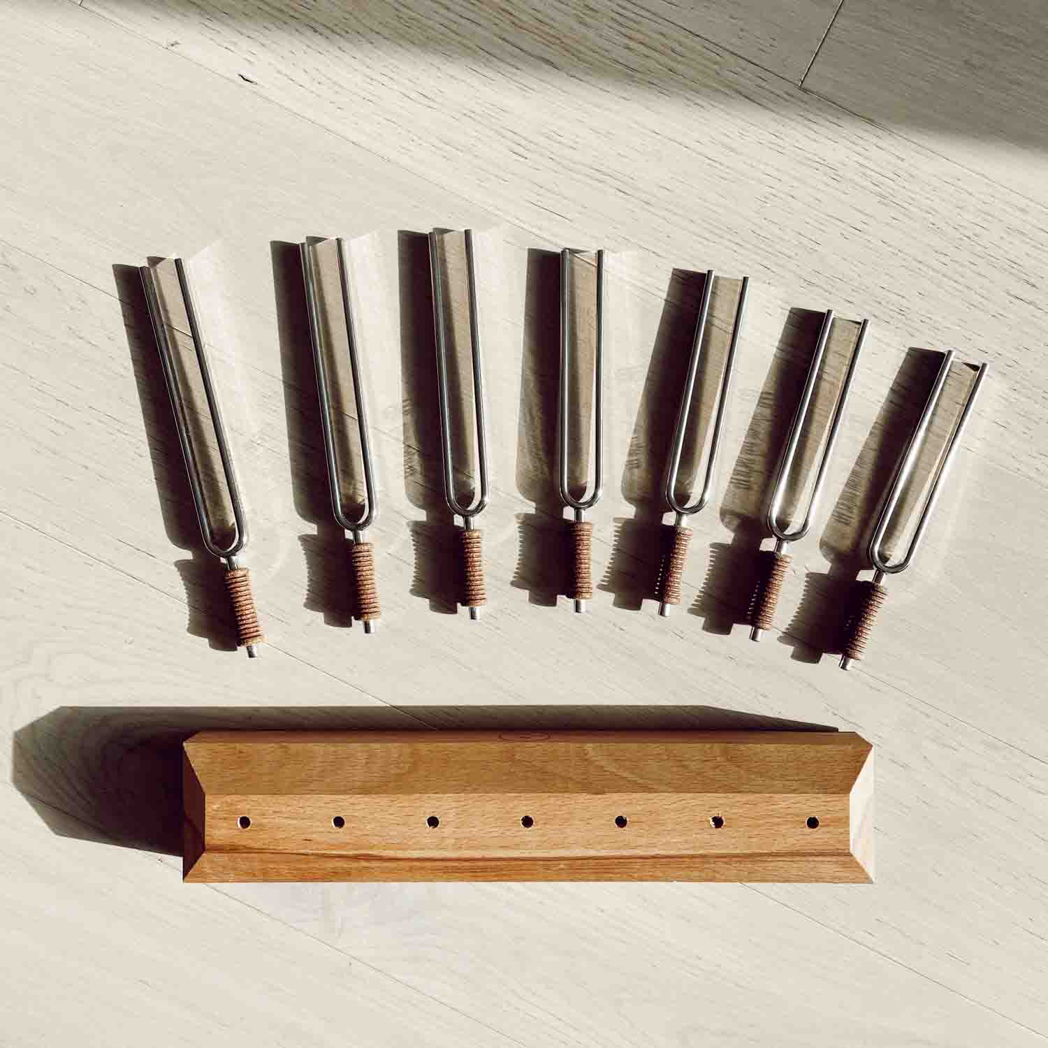 Tune in all seven chakras with this special 7-tuning fork set - it helps you to balance and increase positive energy! A professional set for meditation, yoga, therapeutics, sound healing and spiritual practices. Made from strong steel (not soft aluminum)!