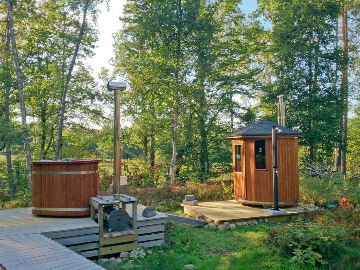 Experience the charm of our wooden cabin sauna, designed with you in mind. This compact yet spacious circular sauna is a versatile gem that can easily find its place in any corner of your garden. It's not just a sauna; it's your personal oasis. Key Featur
