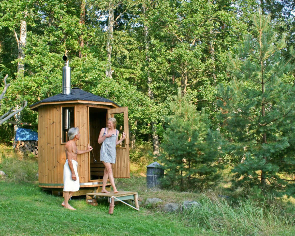 Experience the charm of our wooden cabin sauna, designed with you in mind. This compact yet spacious circular sauna is a versatile gem that can easily find its place in any corner of your garden. It's not just a sauna; it's your personal oasis. Key Featur