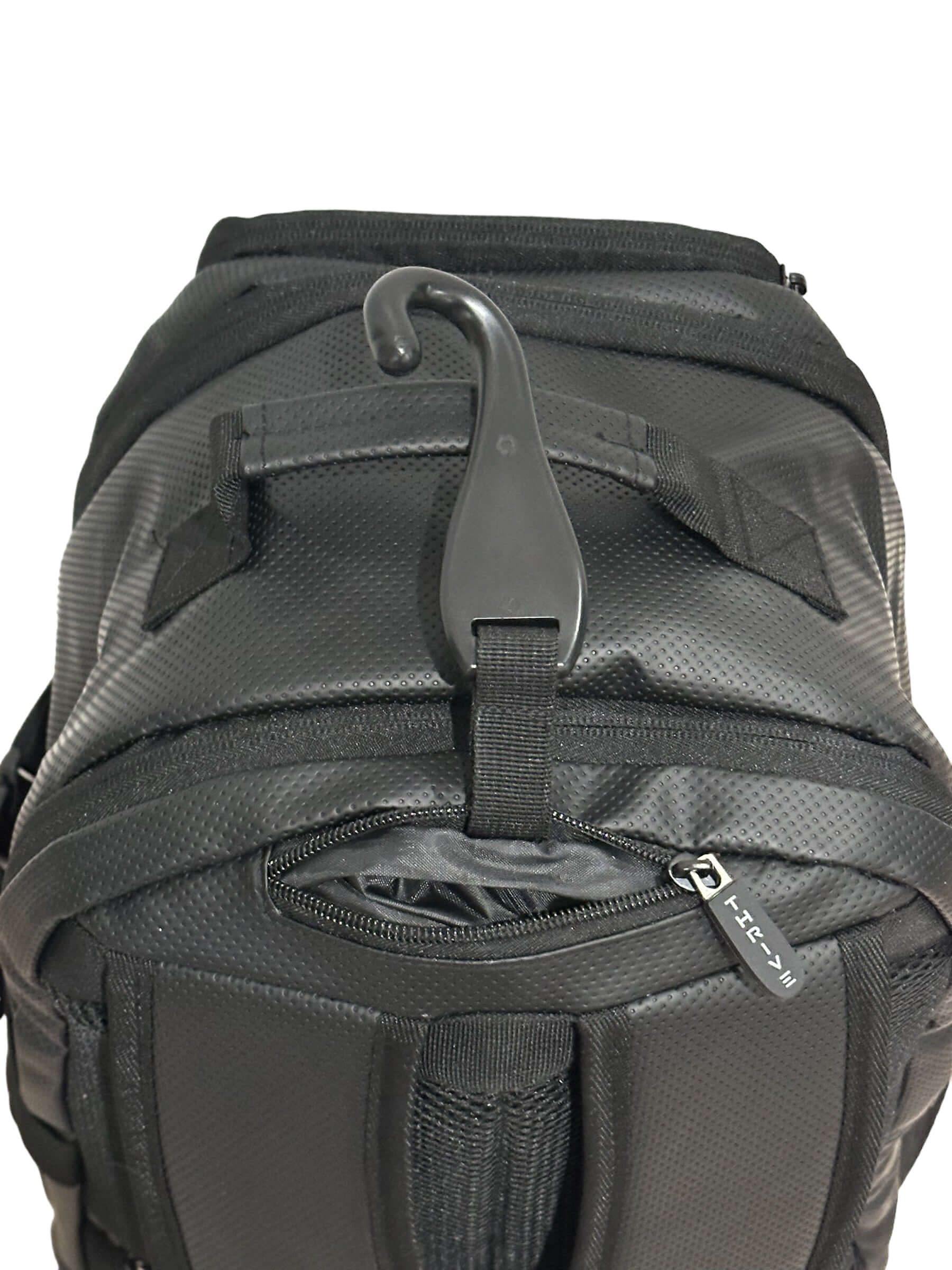 Thrive Elite Backpack is made of 100% vegan leather and designed for the player who prefers using a smaller backpack then our Tour Bag. This backpack still maintains a stylish and sleek look while having all the functionality of would expect. This backpac