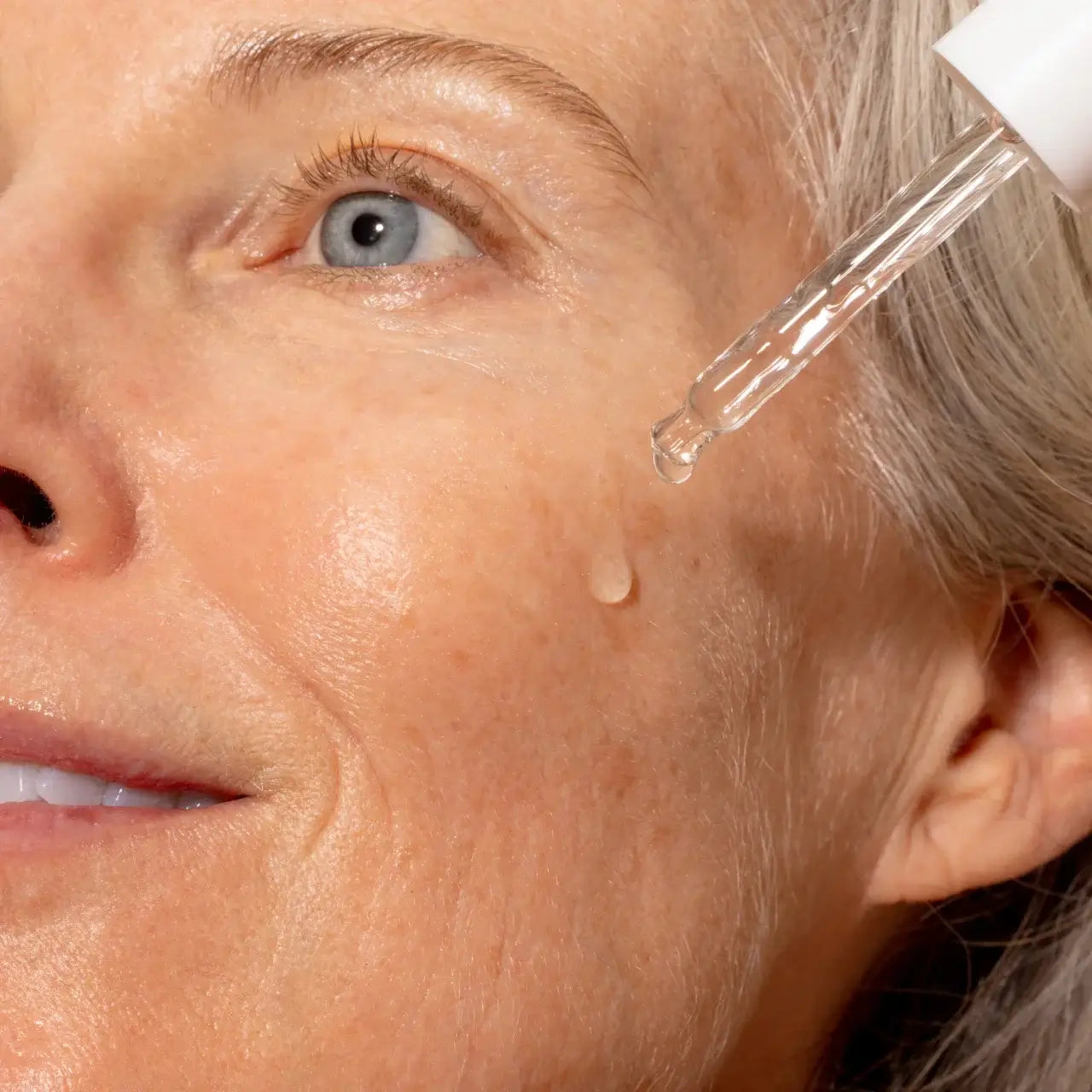 Soothe, nurture, and reveal visibly radiant skin with our pre- and probiotic serum. It plumps, hydrates, and layers like a dream (under other skincare products or makeup or both!) Clean & fragrance-free Vegan & cruelty-free Dermatologist-tested
