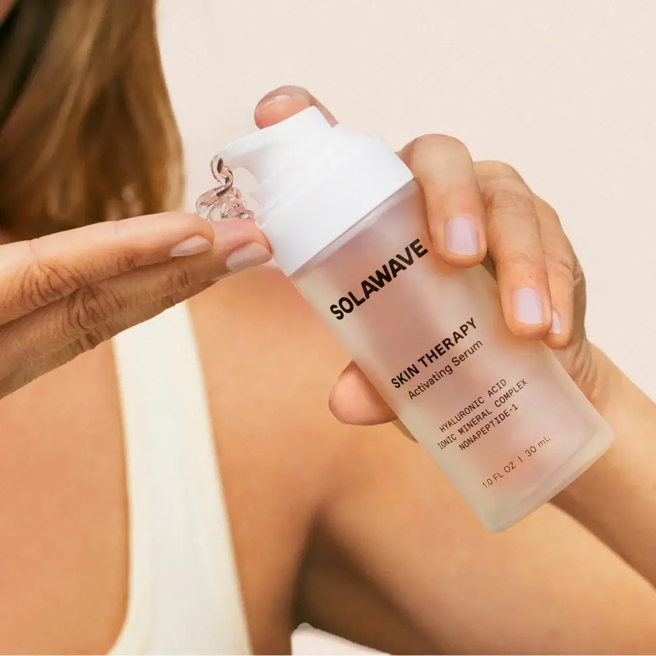 A long-lasting, age-defying serum to optimize your Skincare Wand’s performance. A must for any Red Light Therapy lover. Clean & fragrance-free Vegan & cruelty-free Dermatologist-tested