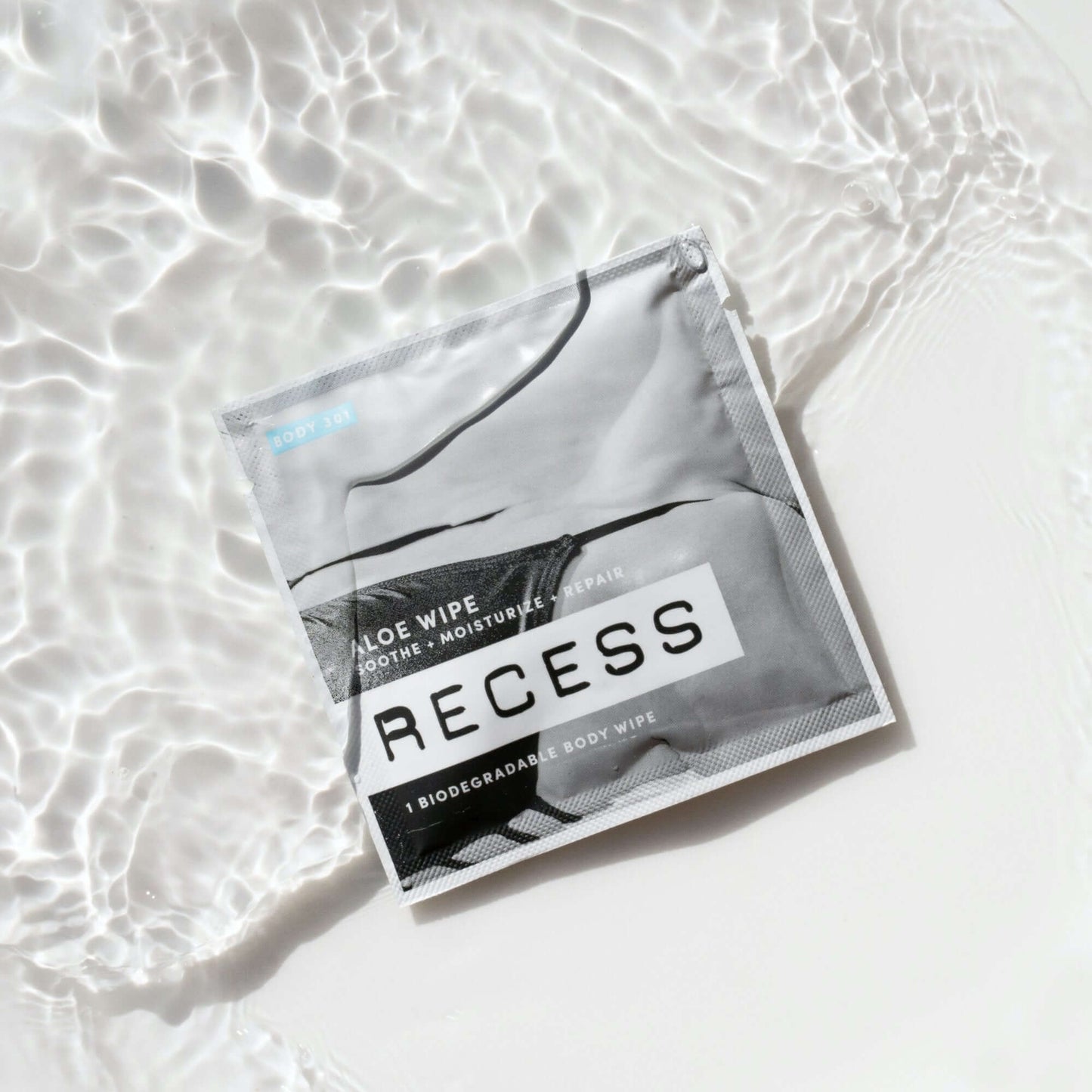 MAIN BENEFITReduces redness without the stinging. ADDITIONAL BENEFITSReduces redness.Soothes skin.No goopy gel.The first wipe dedicated to aloe for both face + body. Say ahhh.Soothe + Moisturize + RepairRECESS After Sun Aloe wipes soothe + moisturize sunb