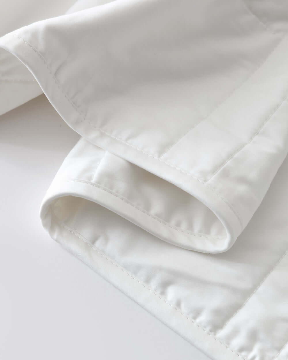 Good nights and better days from here on out, with our best-selling weighted blanket. Science-backed, sustainably-made, in super-soft washable cotton—for a blanket that feels like a hug, right when you need one.