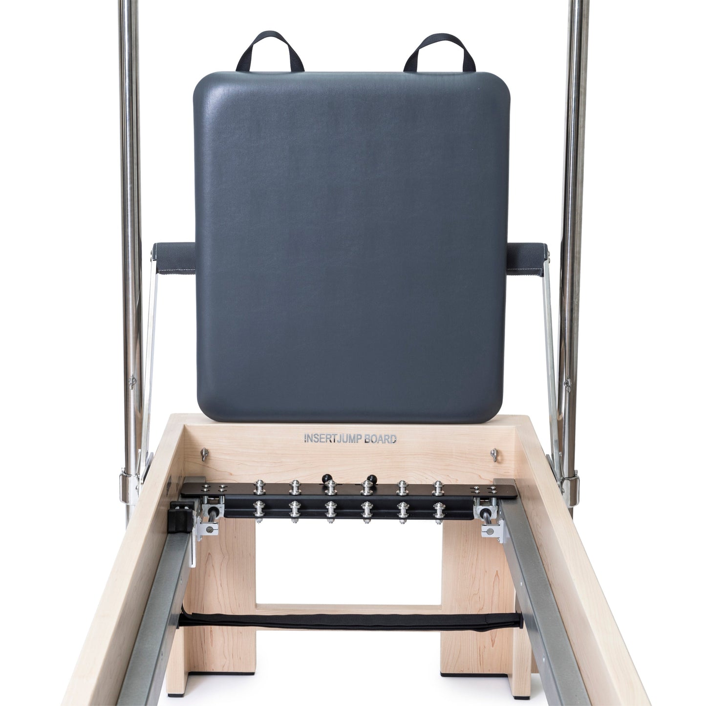Features of the reformer: It is made of stainless steel, anodized aluminum and Canadian maple wood finished in a smooth and glossy satin varnish. The aluminum parts are anodized for strength and durability. In addition, anodizing helps reduce friction and