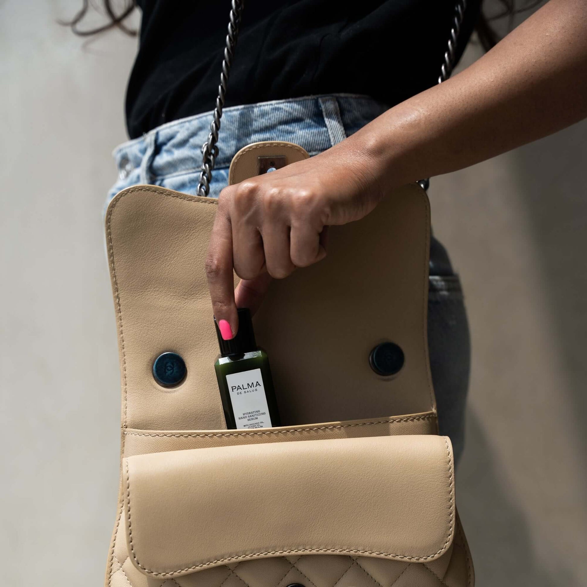 Experience the ultimate care for your hands with our hydrating travel-size hand sanitizing serum. An all in one solution that which acts as both an everyday hand sanitizer and hand lotion. Doctor formulated to hydrate, support skin firmness, and nourish a