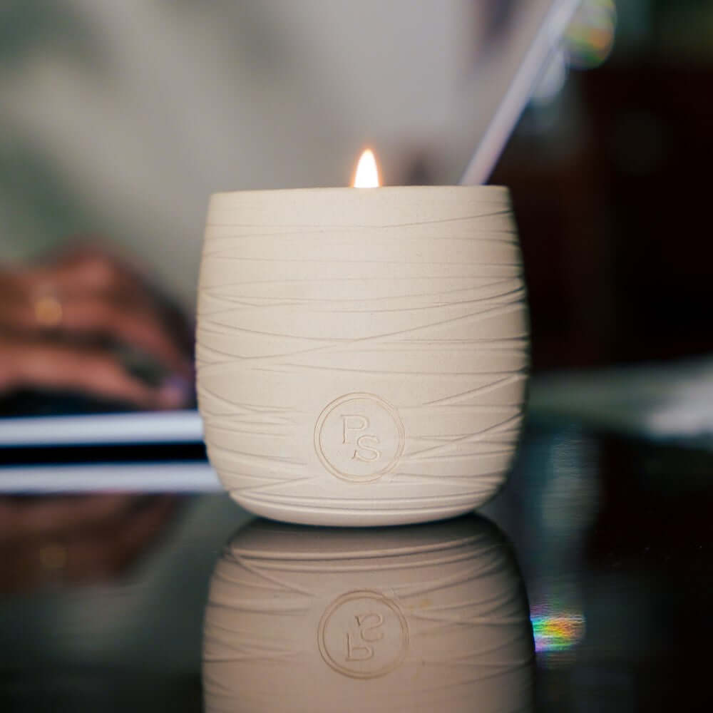 Sweet NeroliA refreshing aroma made from a blend of fragrances including top notes of rosemary and clementine lead into a herbaceous heart of basil and neroli, while a base of patchouli and sandalwood grounds the scent with a refreshing and revitalizing a
