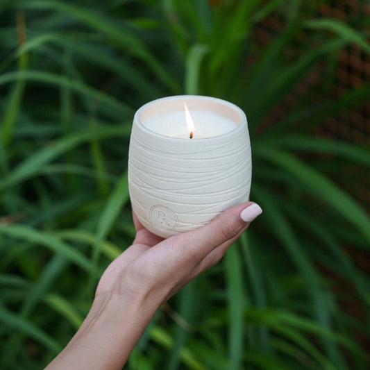 Indian SandalwoodImmerse yourself in the essence of leather and bay leaf, evoking the spirit of Indian Mysore. The floral notes of geranium, rose, and patchouli bring a touch of sophistication, while the rich dry-down of sandalwood, amyris, amber, cedarwo
