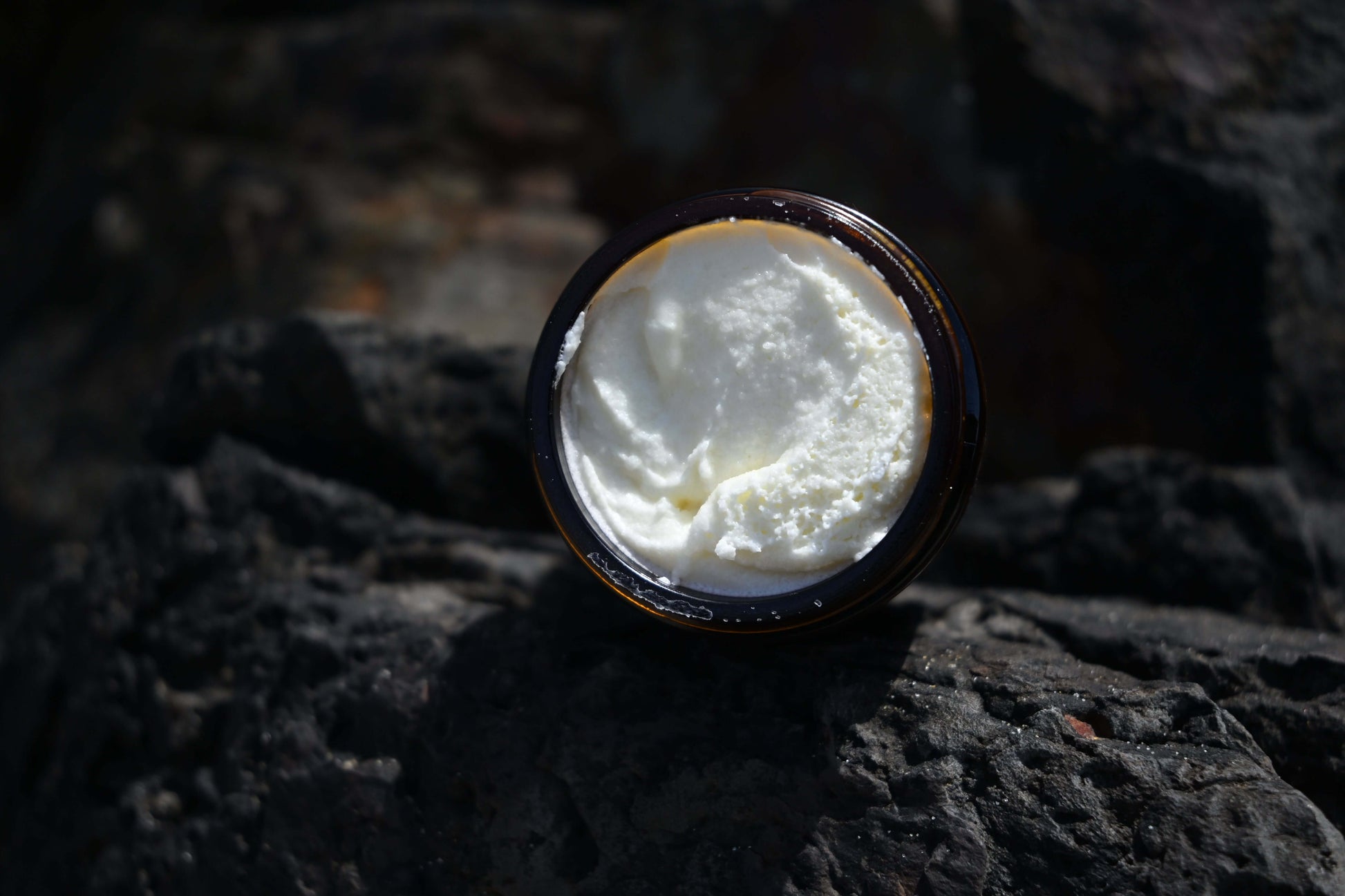 Ingredients: This formula contains 100% grass-fed and finished beef tallow and organic jojoba oil. What this is best for: Unique and super sensitive skin! We understand simple can be better. We wanted to formulate something for everyone and that’s why we