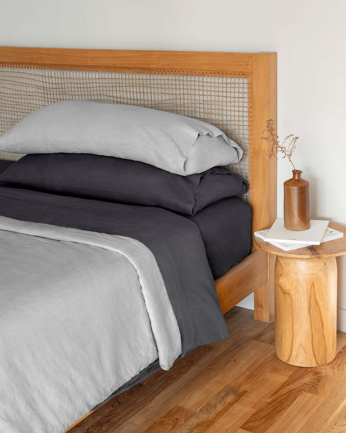 Protect your weighted blanket, throw, or comforter with an easy-to-wash, cool, and breathable linen cover. Perfectly sized to fit our weighted blankets and comforters, our European linen is stonewashed for softness and of the highest quality. Queen and Ki