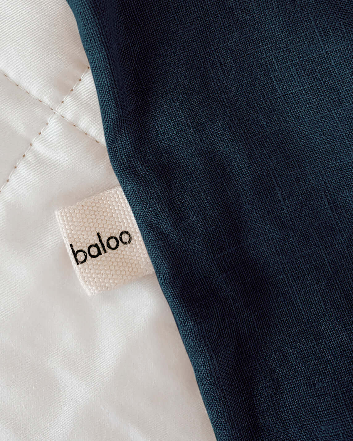 Protect your weighted blanket, throw, or comforter with an easy-to-wash, cool, and breathable linen cover. Perfectly sized to fit our weighted blankets and comforters, our European linen is stonewashed for softness and of the highest quality. Queen and Ki