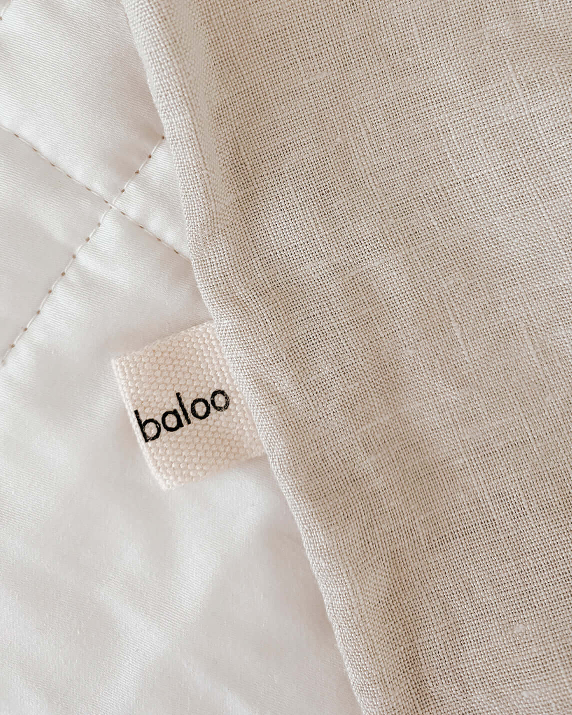 Protect your weighted blanket, throw, or comforter with an easy-to-wash, cool, and breathable linen cover. Perfectly sized to fit our weighted blankets and comforters, our European linen is stonewashed for softness and of the highest quality. Queen and Ki