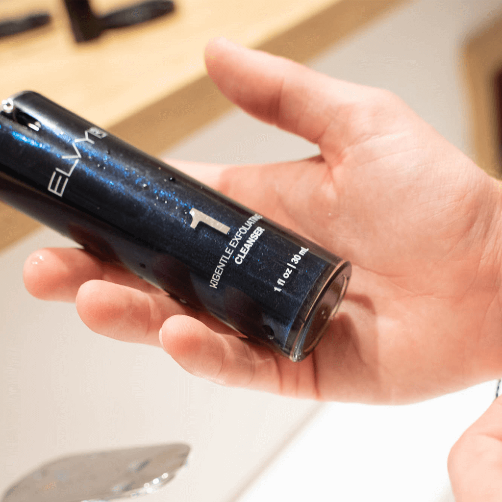 Scrub away yesterday! Dirt, grime, and yesterday's regrets? Wash them all away. Our cleanser isn't just about cleaning; it's about starting fresh. Every. Single. Day. Clean It Up. What it’s going to tackle: Buildup or oiliness Rough texture Clogged pores