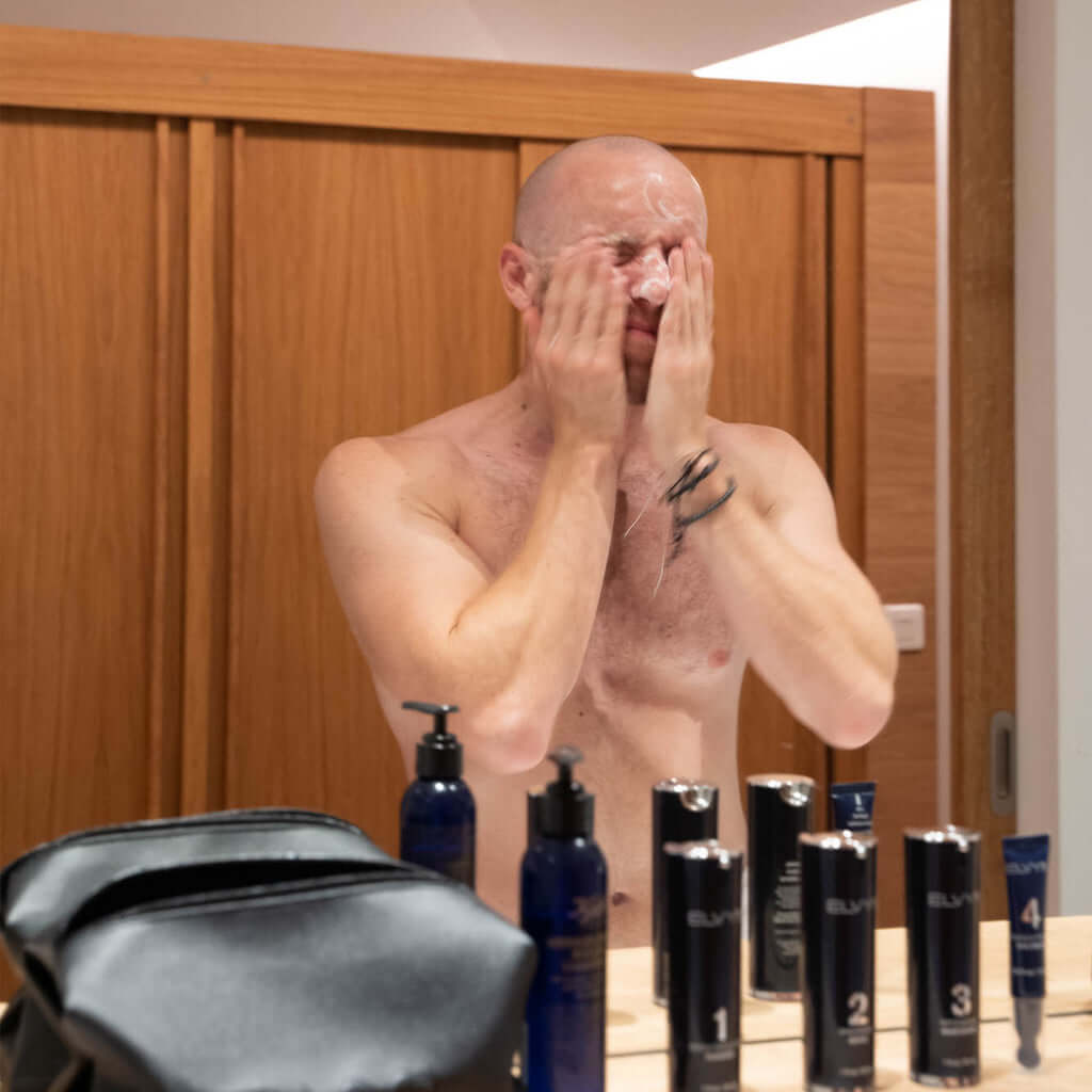 Scrub away yesterday! Dirt, grime, and yesterday's regrets? Wash them all away. Our cleanser isn't just about cleaning; it's about starting fresh. Every. Single. Day. Clean It Up. What it’s going to tackle: Buildup or oiliness Rough texture Clogged pores