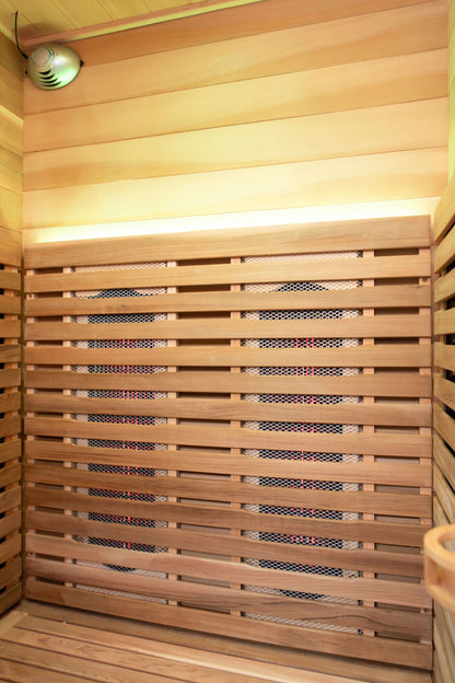 Reach the Peak of Wellness with Rainier Luxury. Performance. Precision. All in one. Introducing the Peak Saunas Rainier—a 1-person infrared sauna meticulously crafted for those who demand more from their wellness routine. Built from stunning Canadian red