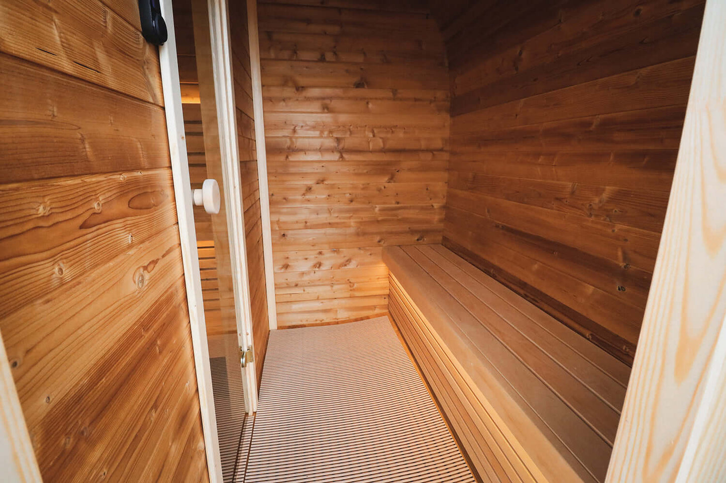 SAUNA EVOLUTION Elegant Serenity Sauna 5 🌟Discover the ultimate relaxation experience with our Elegant Serenity Sauna 5, designed for your comfort and serenity. Here's what makes it stand out:✨ Three-tiered Benches with Skirts: Enjoy the luxurious seatin
