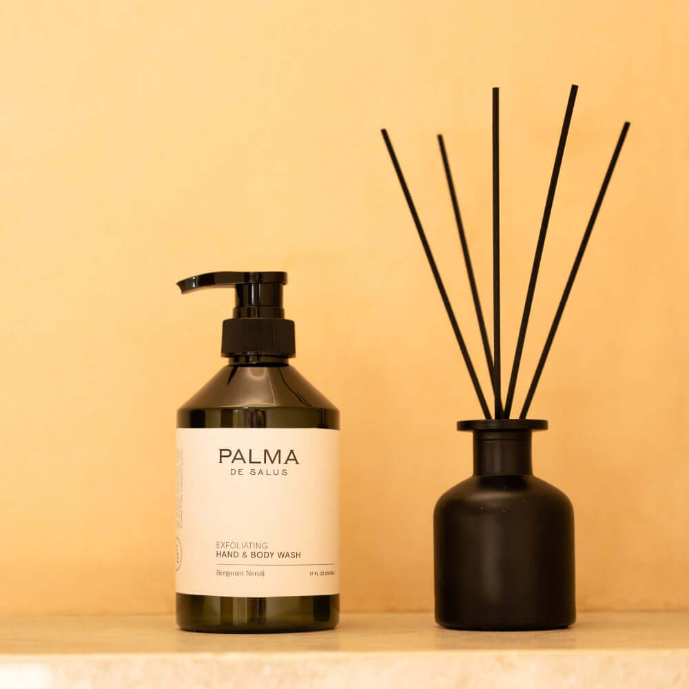 Cleanly formulated with a blend of active ingredients to help hydrate and support the skin barrier, while gently exfoliating with upcycled olive seed powder. Perfect for daily rejuvenation, leaving your skin feeling refreshed, soft, and revitalized. Suita