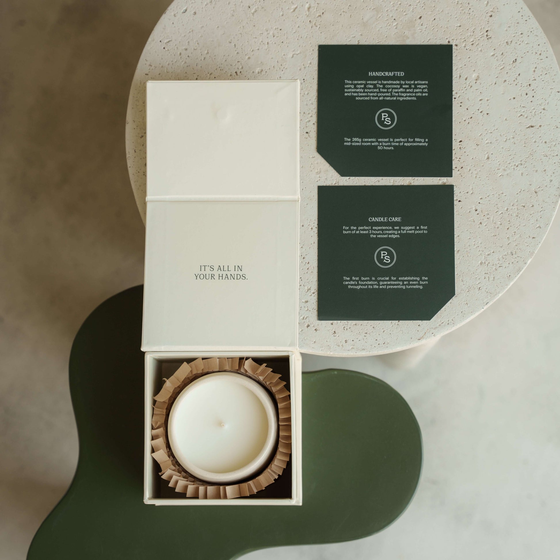Sweet NeroliA refreshing aroma made from a blend of fragrances including top notes of rosemary and clementine lead into a herbaceous heart of basil and neroli, while a base of patchouli and sandalwood grounds the scent with a refreshing and revitalizing a