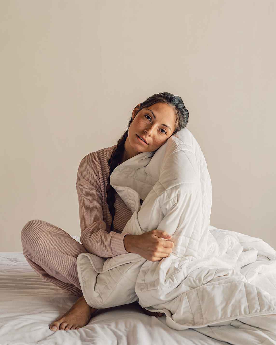 The Baloo weighted comforter molds to your body like a gentle hug, enveloping the entire bed in a cozy, comfy cocoon. Science-backed and sustainably-made, in super-soft washable cotton, the comforter's larger size makes it ideal for sharing.