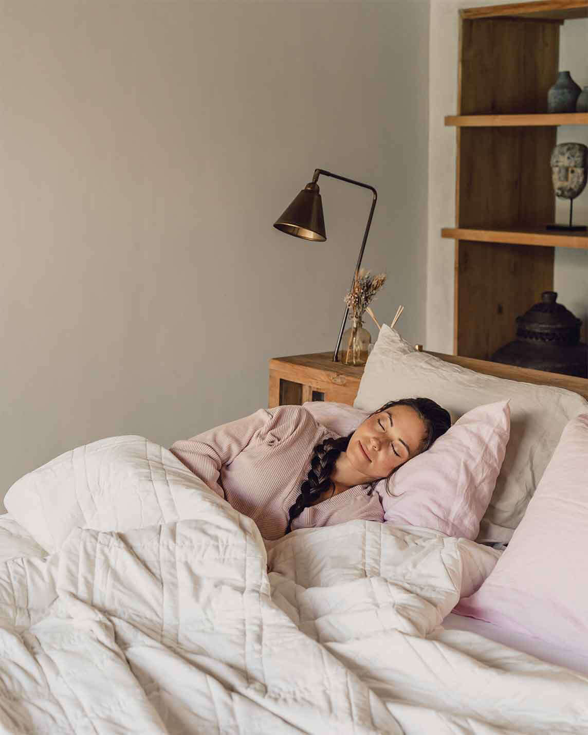 The Baloo weighted comforter molds to your body like a gentle hug, enveloping the entire bed in a cozy, comfy cocoon. Science-backed and sustainably-made, in super-soft washable cotton, the comforter's larger size makes it ideal for sharing.