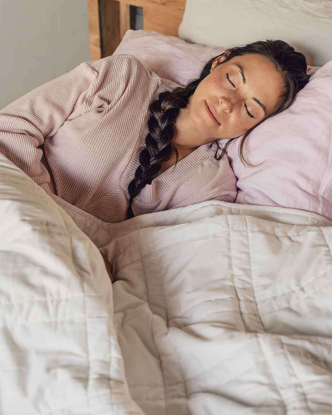 Good nights and better days from here on out, with our best-selling weighted blanket. Science-backed, sustainably-made, in super-soft washable cotton—for a blanket that feels like a hug, right when you need one.