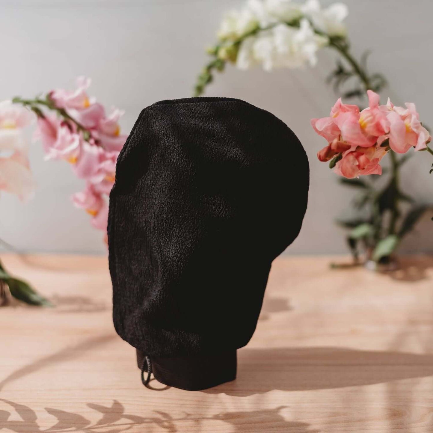 Self Tan Bundle This six-piece self-tanning gift set has everything you need for head to toe beautifully glowing skin! Three of the best self-tanning applicators and three of our luxury self-tanning products to give yourself or a loved one the perfect sun