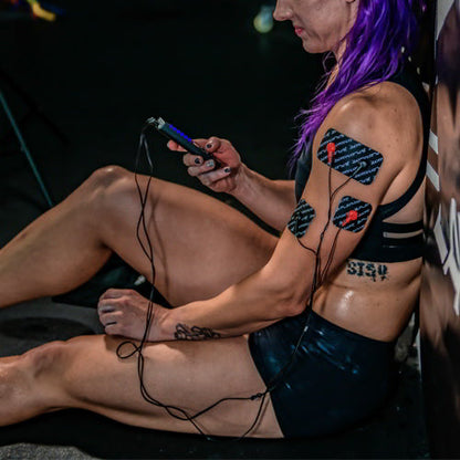 The features of the PlayMakar® SPORT Muscle Stimulator make it versatile and portable electric tens and ems units without sacrificing power. This system comes with 10 pre-set programs designed to help improve the quality of muscle warm-up, build strength,
