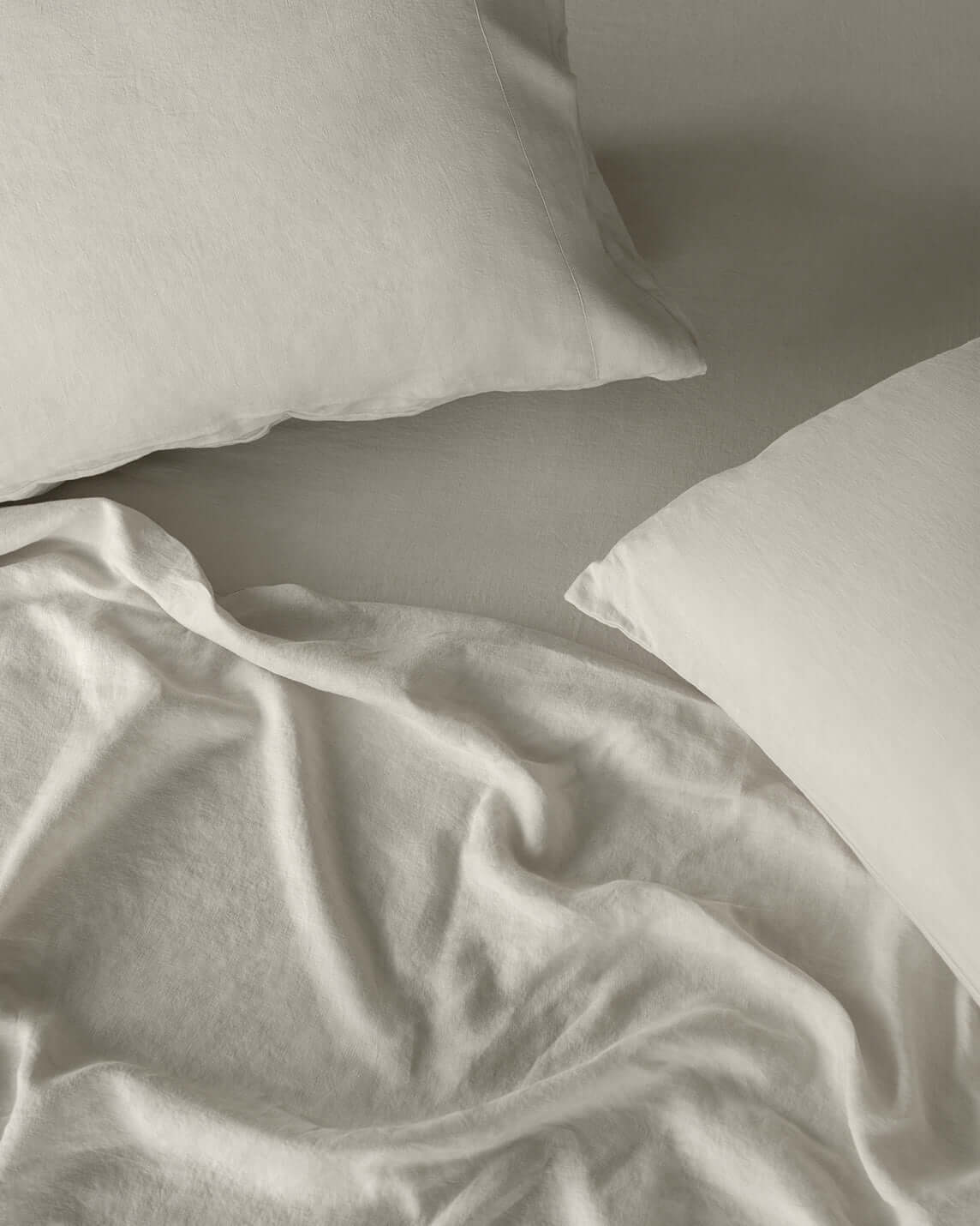 Classically elegant European linen sheets for hot and cool sleepers alike. Exceptionally durable, breathable, and luxuriously relaxed, our stonewashed natural fibers start soft and grow softer with time. An heirloom-quality investment that will last for d