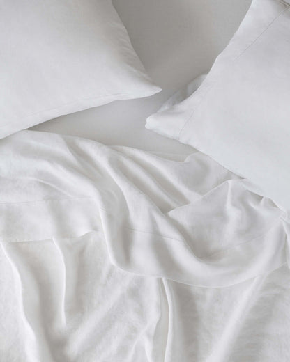 Classically elegant European linen sheets for hot and cool sleepers alike. Exceptionally durable, breathable, and luxuriously relaxed, our stonewashed natural fibers start soft and grow softer with time. An heirloom-quality investment that will last for d