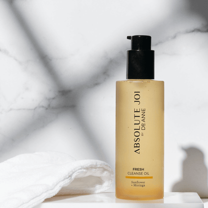 Embark on a skincare journey inspired by Japanese and Korean beauty rituals with our facial oil cleanser. This gentle yet powerful facial cleansing technique starts with our Sunflower & Moringa Fresh Cleanse Oil, a solution designed to remove impurities,