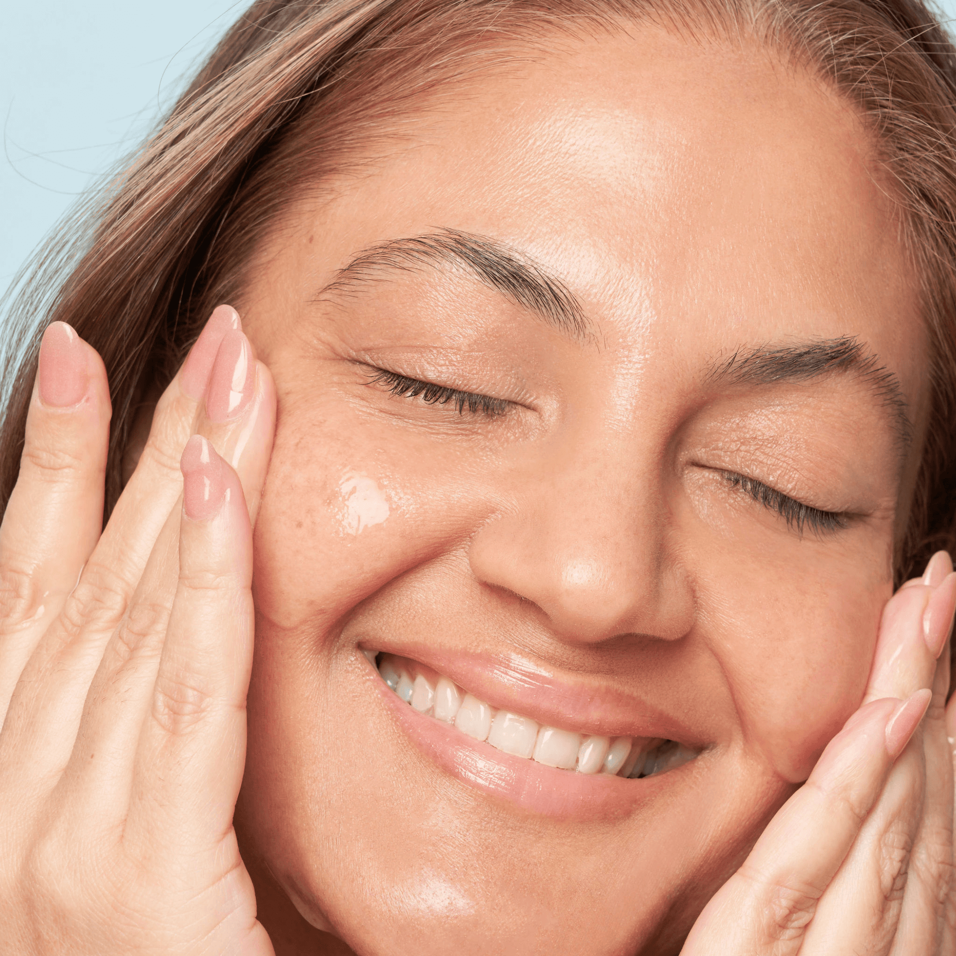 Experience the ultimate skin refreshment with our hydrating, pH-balancing face toner. This alcohol-free toner is specifically formulated to replenish and balance your skin after cleansing, leaving you with a revitalized and harmonious complexion. Our uniq