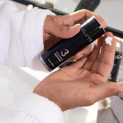 You're grinding 24/7, so should your moisturizer. Keep your face as fresh as you, day in and day out. Why stay dry? What it’s going to tackle: Dry patches and dehydration Rough, uneven texture Redness Pollution and damaging stuff in the air Post-shave irr