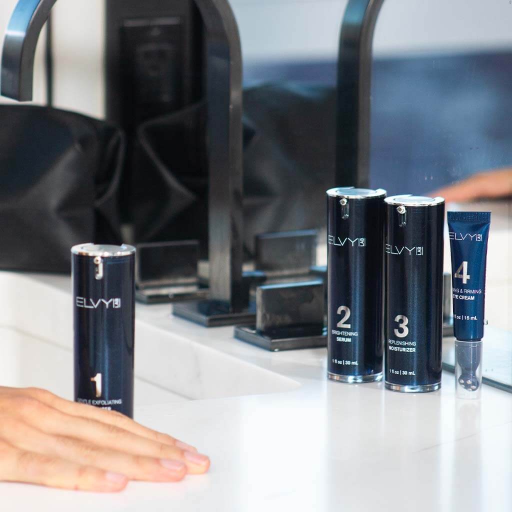 Join the movement of men who aren't just facing the future – they're defining it. Dive into a routine that's as ambitious as you are! Our easy-to-use system has everything a guy needs to keep looking good with (4) simple, high-impact steps that specifical