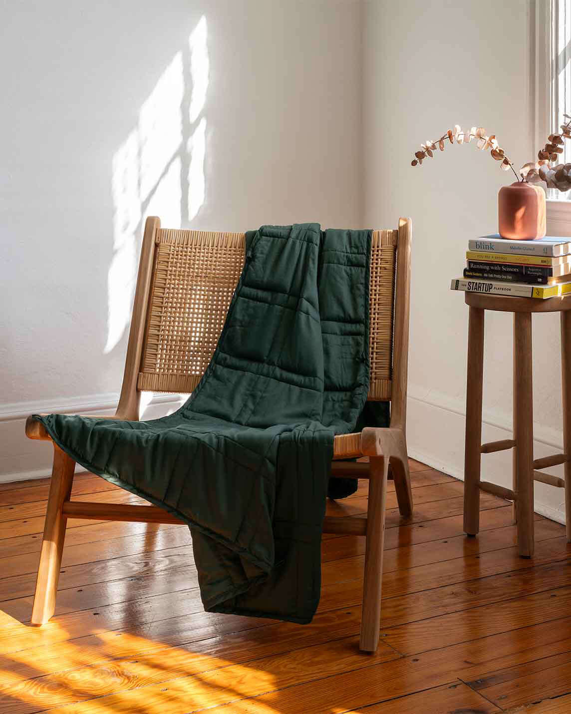 Good nights and better days from here on out, with our best-selling weighted blanket. Science-backed, sustainably-made, in super-soft washable cotton—for a blanket that feels like a hug, right when you need one.