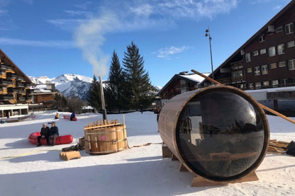 The SAUNA EVOLUTION Barrel Sauna Serenity Nature Air 4 is a natural oasis designed for relaxation and rejuvenation. Made from high-quality solid wood, this wooden sauna is the perfect way to connect with nature while enjoying the benefits of sauna therapy