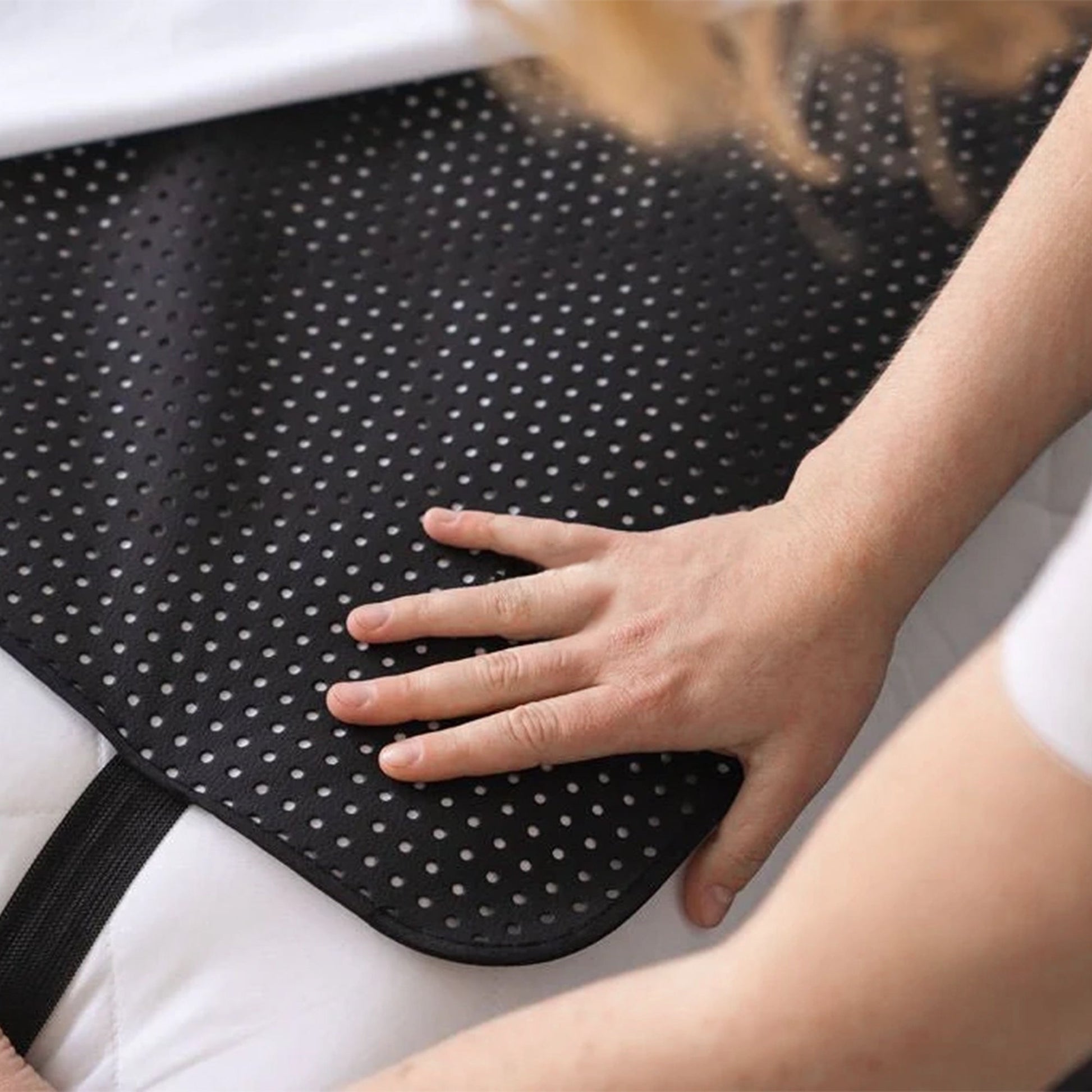 Experience the natural benefits of grounding with the LUMYHEALTH™ Grounding Sheet. Designed to connect your body with the Earth’s energy, this sheet helps reduce inflammation, improve sleep quality, and promote overall well-being. Made from high-quality,