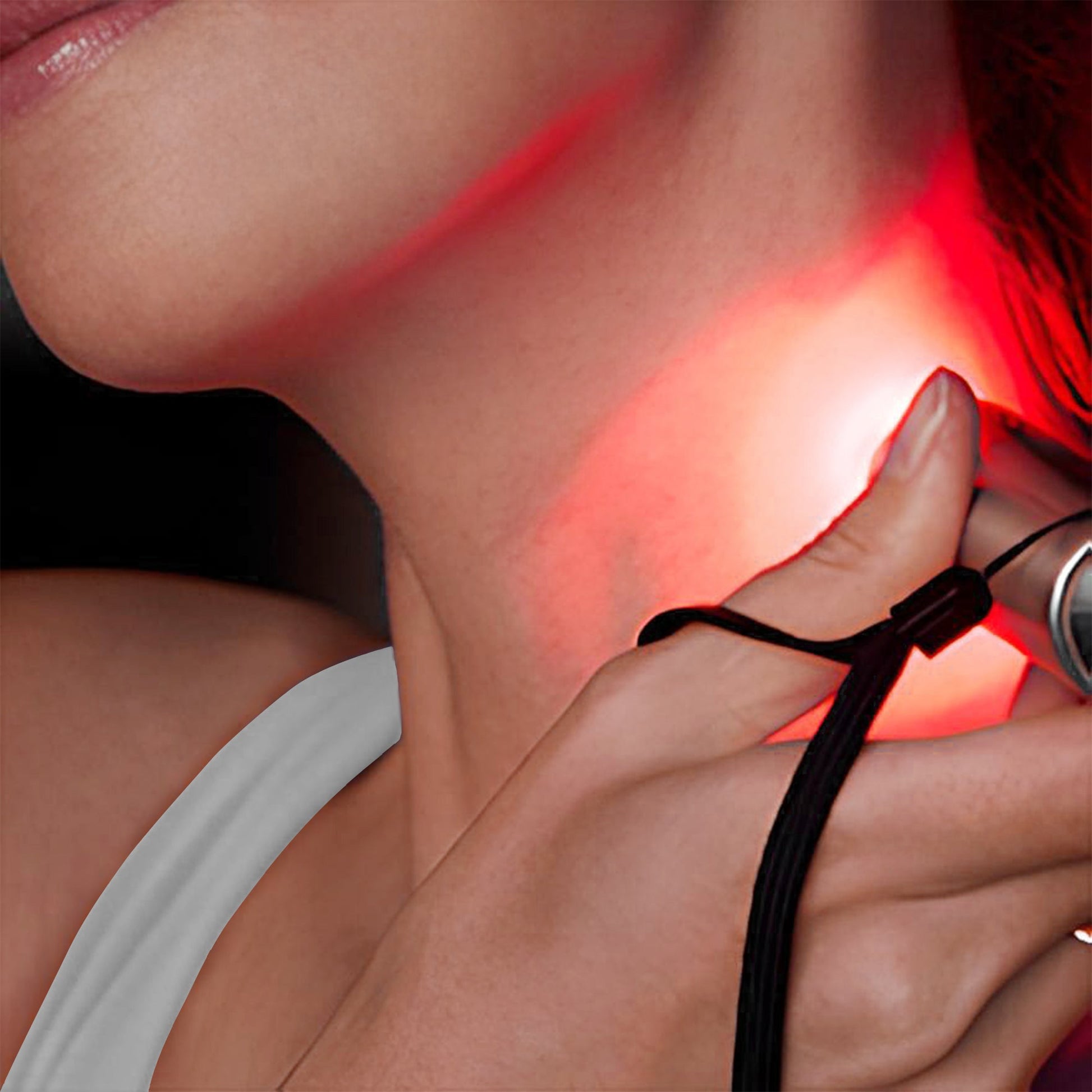 Discover the power of targeted healing with our Red Light Therapy Torch with Removable Tip. Designed for convenience and effectiveness, this portable device harnesses the benefits of red light therapy to promote skin rejuvenation, relieve pain, and accele