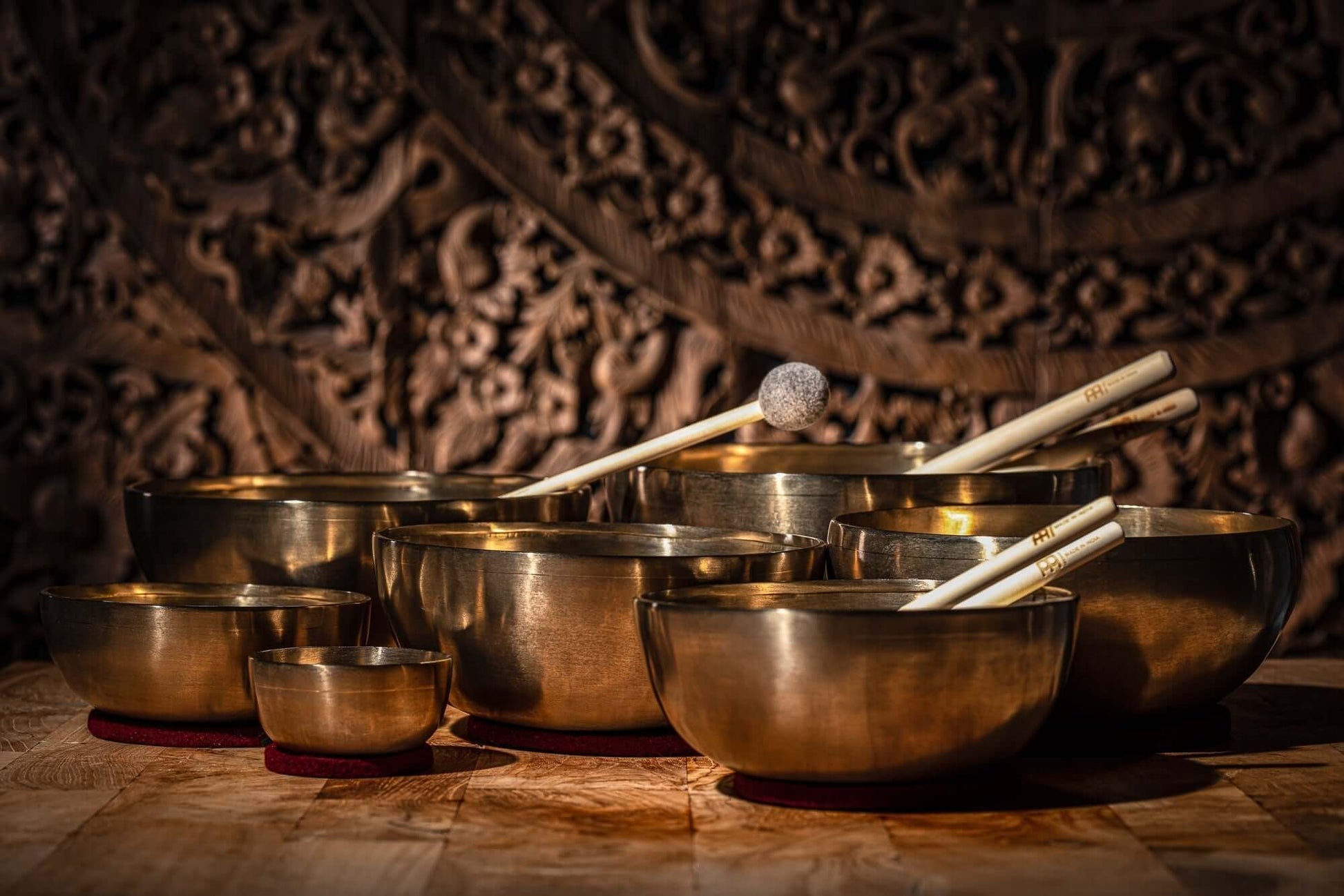 Align all 7 chakras with these amazing handcrafted singing bowls. Includes everything you need for your practice! The complete Chakra Set includes a selection of seven individual singing bowls, each made from a special bronze alloy and designed to align w